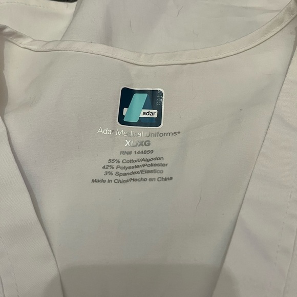 Adar Medical Uniforms- White V-Neck Scrub Top - Picture 3 of 6